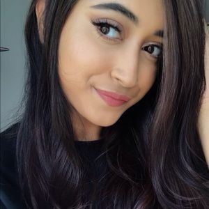 Meet your Posher, Asmina